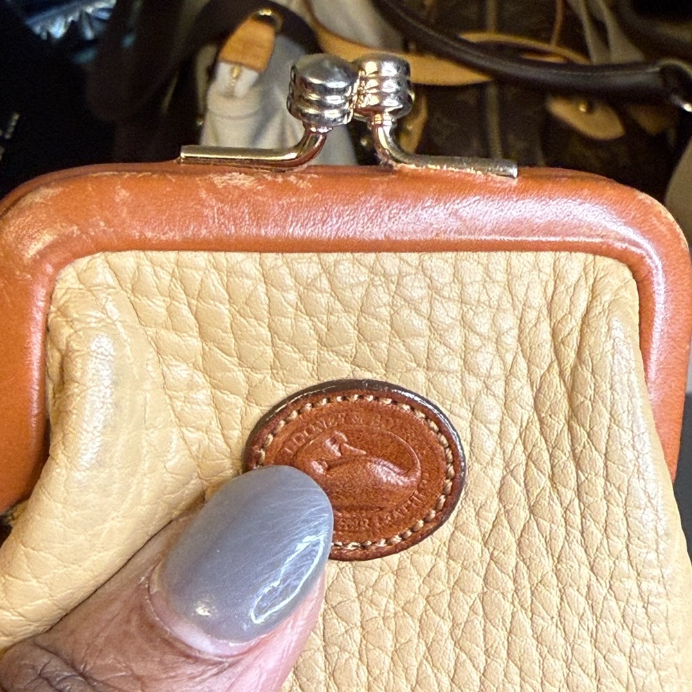 Dooney & Bourke Vintage Kiss Lock Coin Purse Leather - Picture 11 of 11